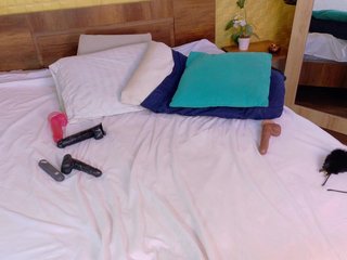 tiny-whore Porn Show