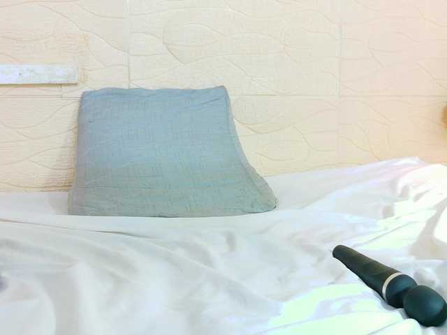tiny-whore