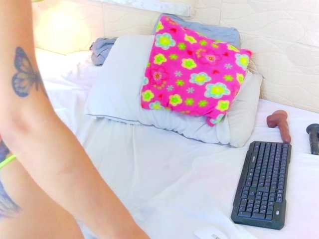 tiny-whore live cam on BongaCams