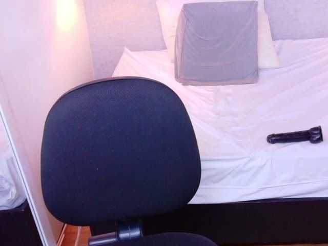 tiny-whore live cam on BongaCams