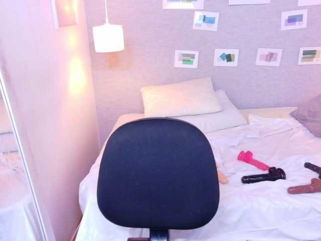 tiny-whore Live Cam on BongaCams