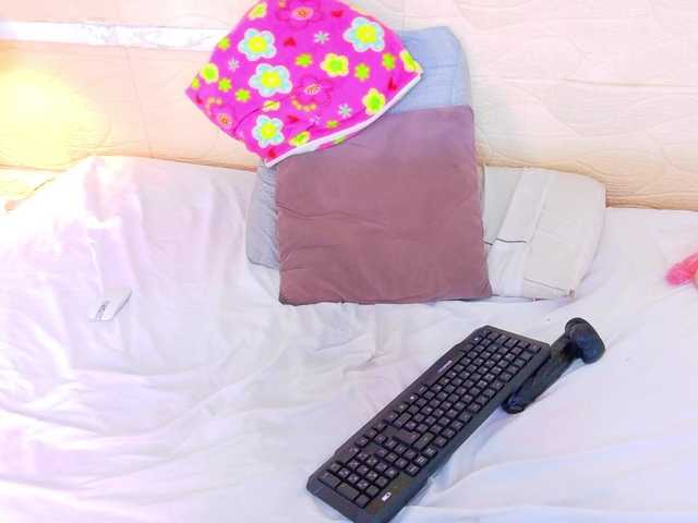 tiny-whore live cam on BongaCams