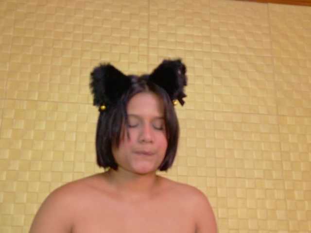 tiny-whore live cam on BongaCams