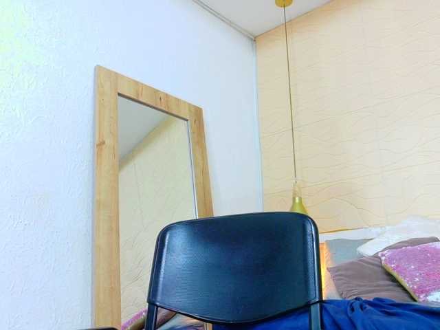 tiny-whore live cam on BongaCams