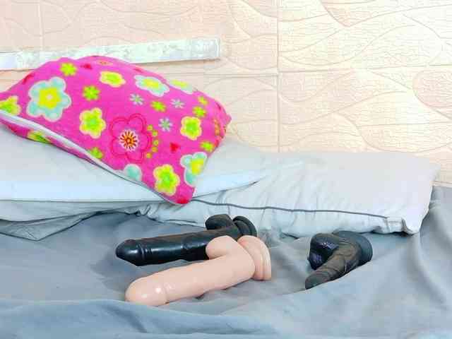 tiny-whore webcam