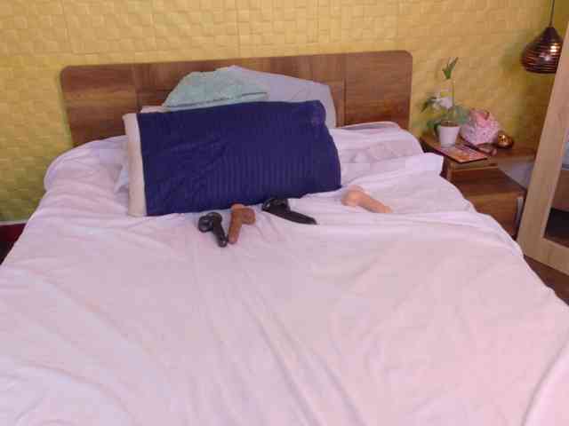 tiny-whore