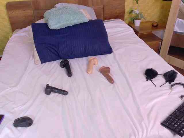 tiny-whore webcam