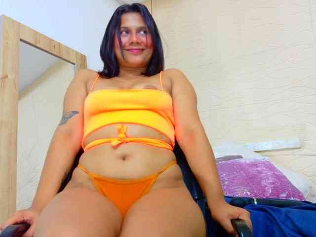 tiny-whore