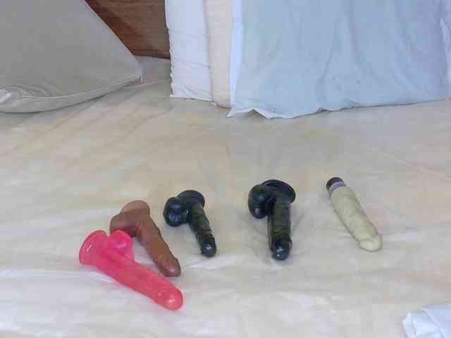 tiny-whore