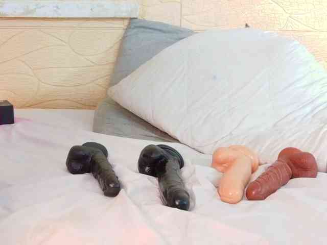 tiny-whore