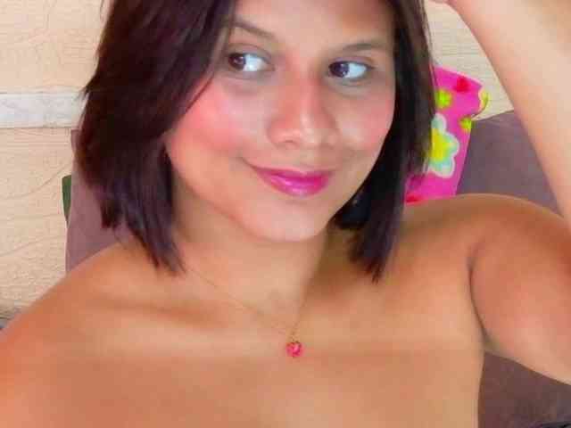 tiny-whore Live Webcam on BongaCams