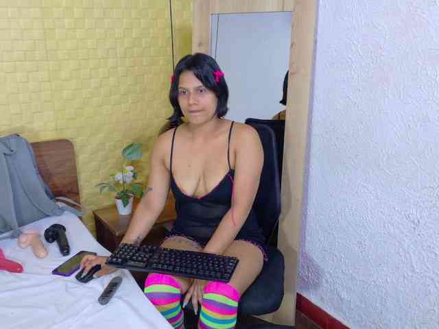 tiny-whore