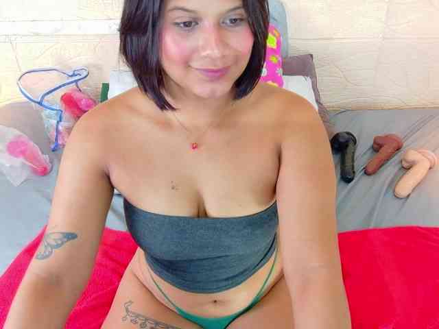 tiny-whore Live Webcam on BongaCams