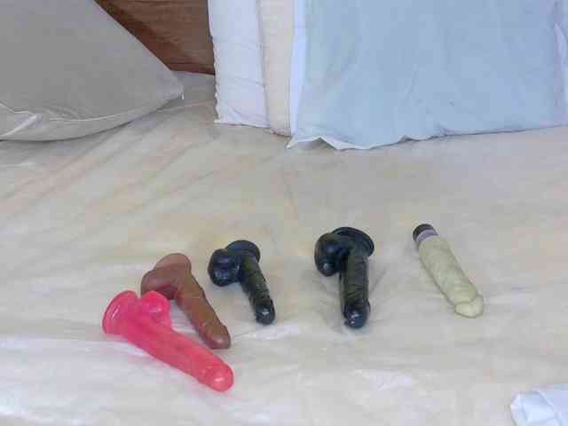 tiny-whore