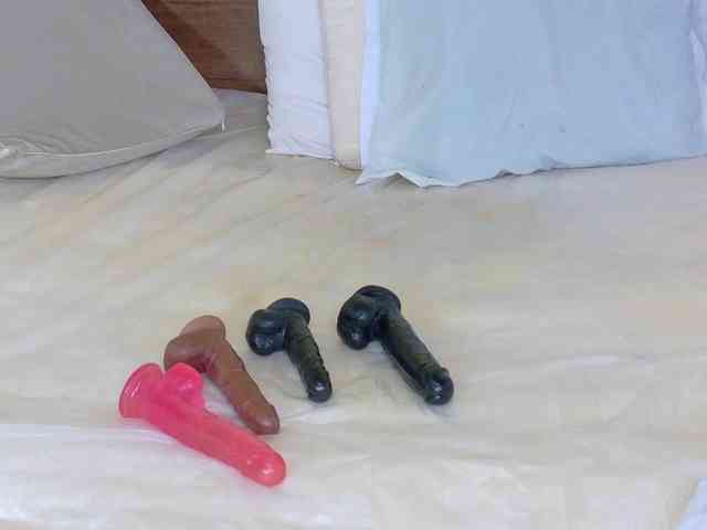 tiny-whore