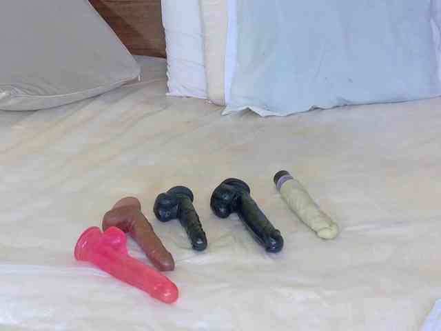 tiny-whore