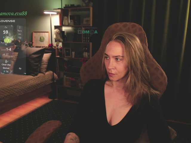 eva-adamova live cam on BongaCams
