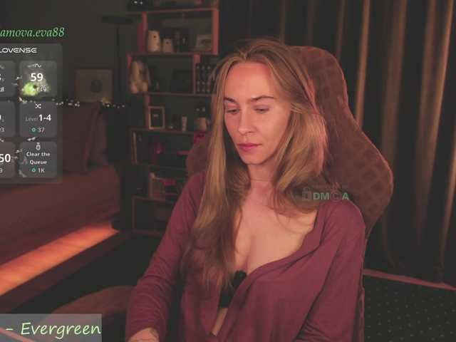 eva-adamova live cam