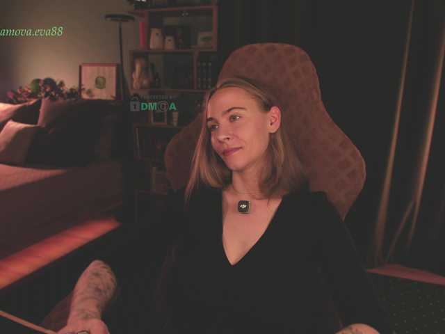 eva-adamova live webcam show