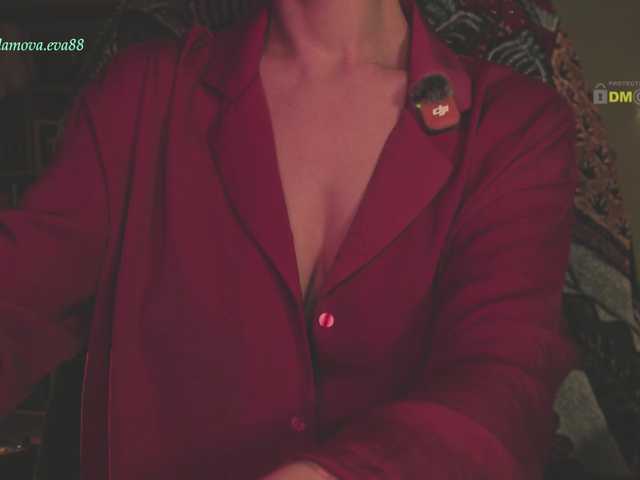 eva-adamova live cam on BongaCams