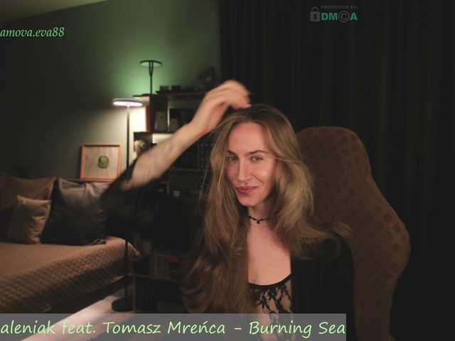 eva-adamova live cam on BongaCams