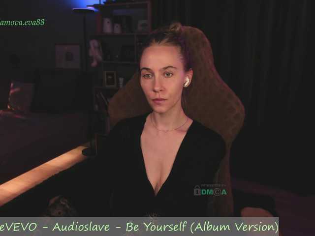 eva-adamova live cam on BongaCams