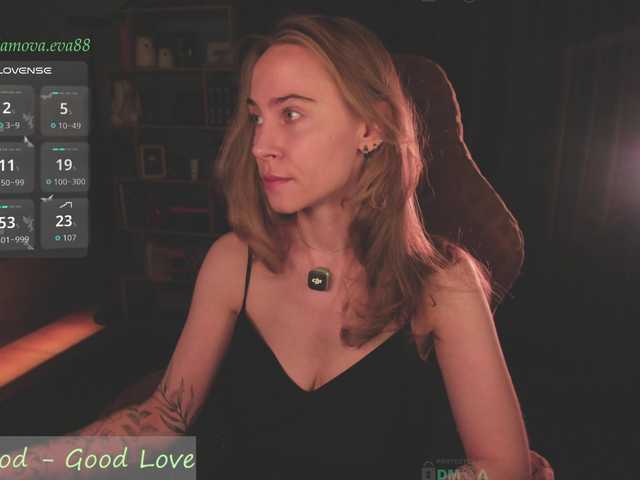 eva-adamova live cam on BongaCams