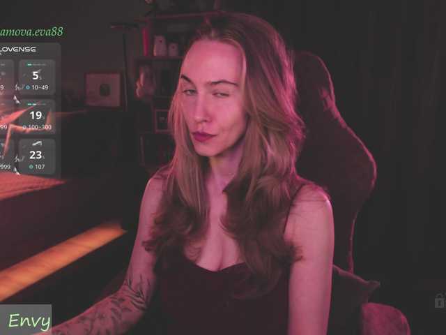 eva-adamova live cam on BongaCams