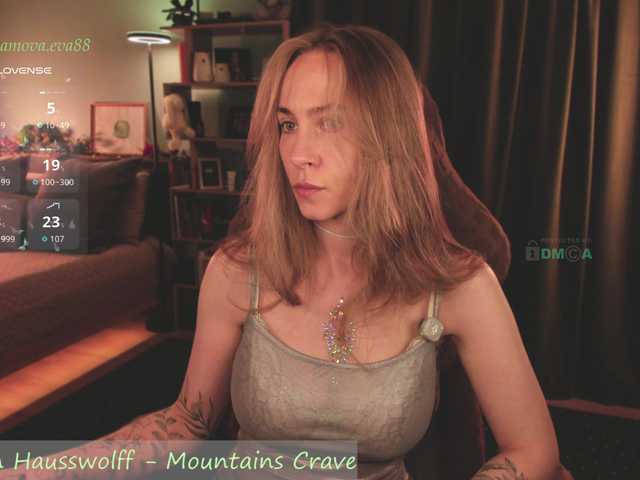eva-adamova live webcam show