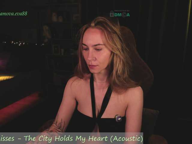 eva-adamova live cam on BongaCams