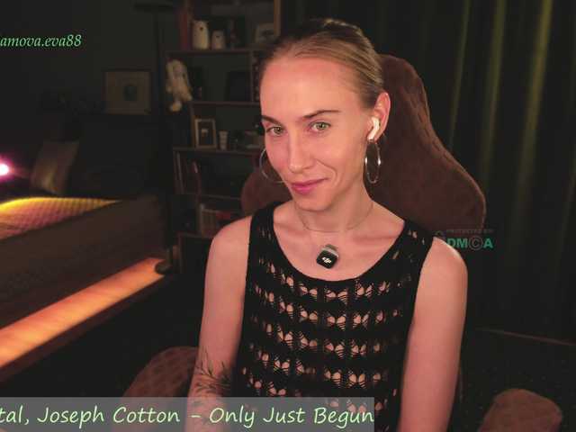 eva-adamova live cam on BongaCams