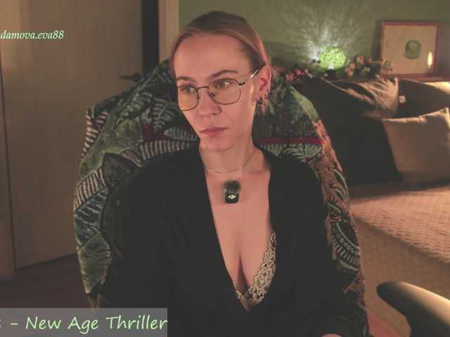 eva-adamova, en directo ahora en BongaCams