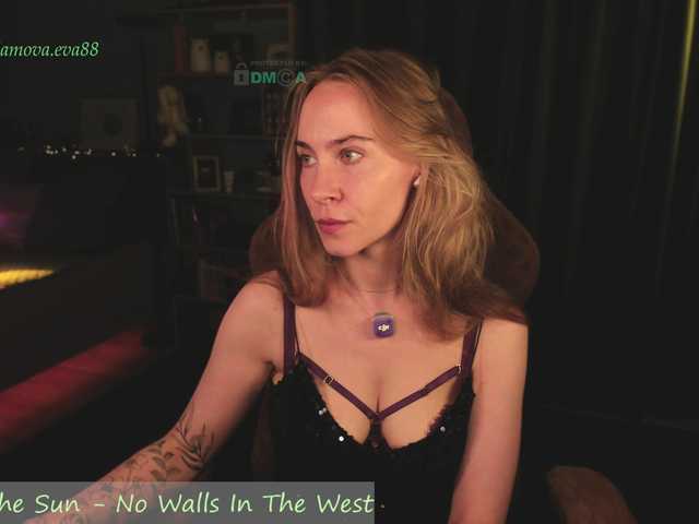 eva-adamova live cam on BongaCams