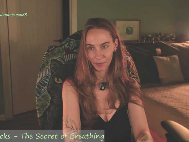 eva-adamova, en directo ahora en BongaCams