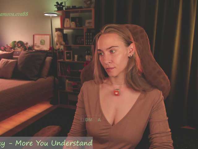 eva-adamova live webcam show