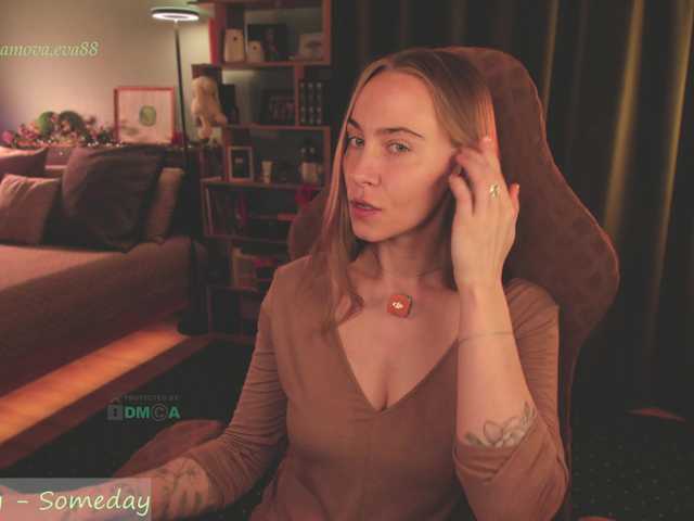 eva-adamova live webcam show