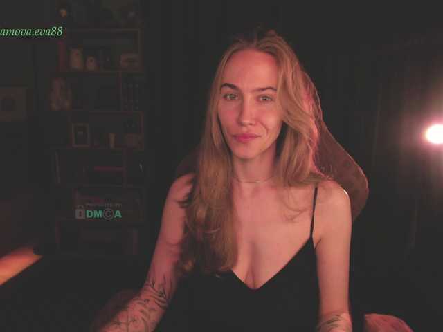 eva-adamova live cam on BongaCams