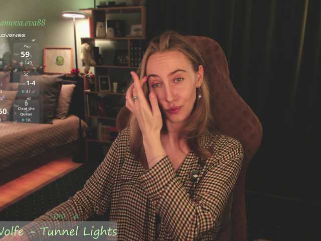 eva-adamova live cam on BongaCams