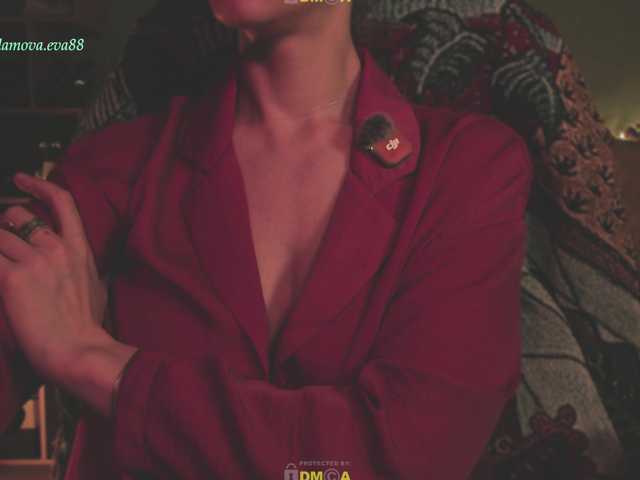 eva-adamova live cam on BongaCams