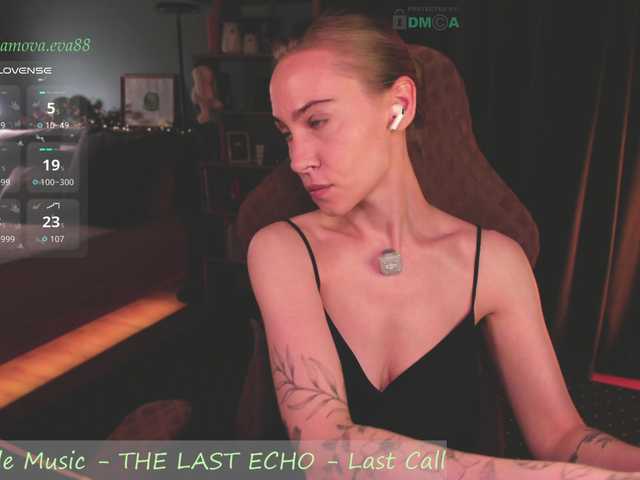 eva-adamova live webcam show