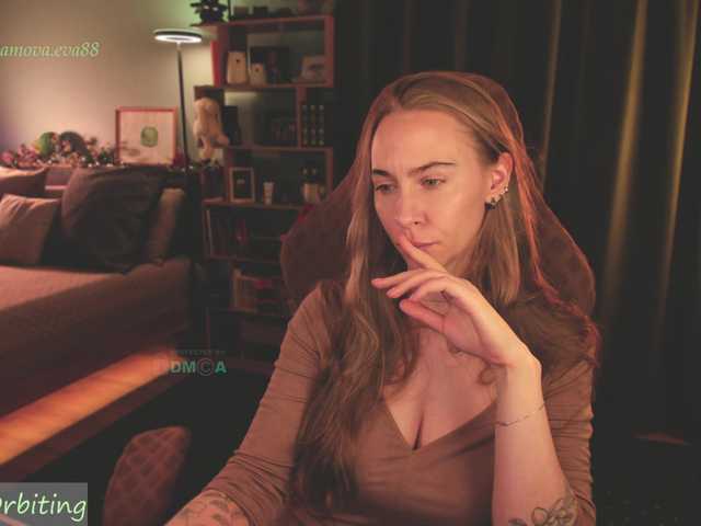 eva-adamova live webcam show