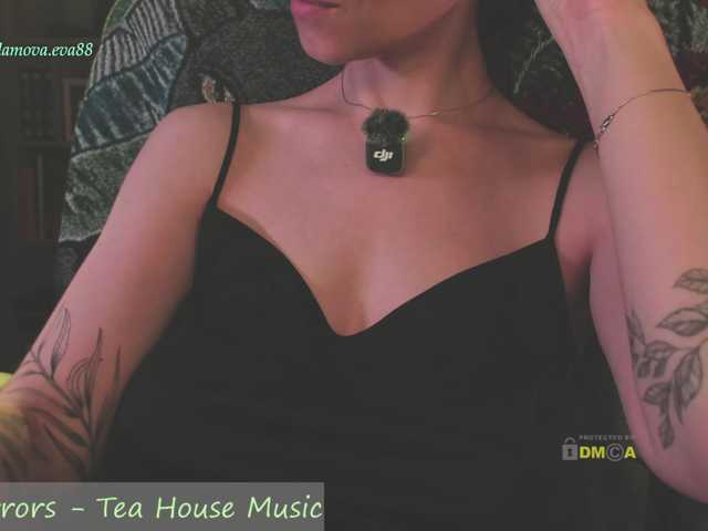 eva-adamova live cam on BongaCams