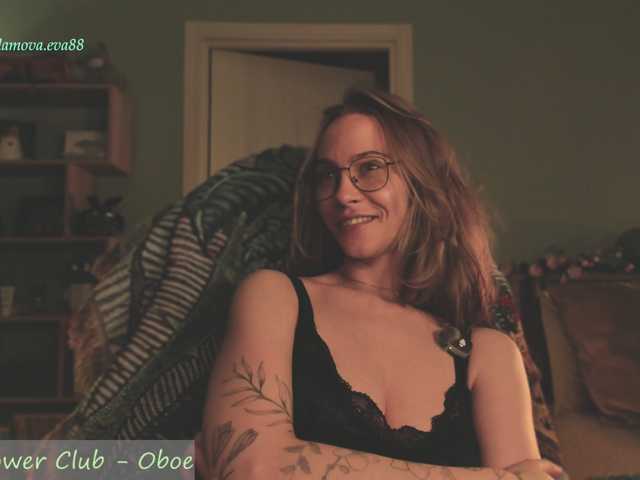 eva-adamovahorny on cam