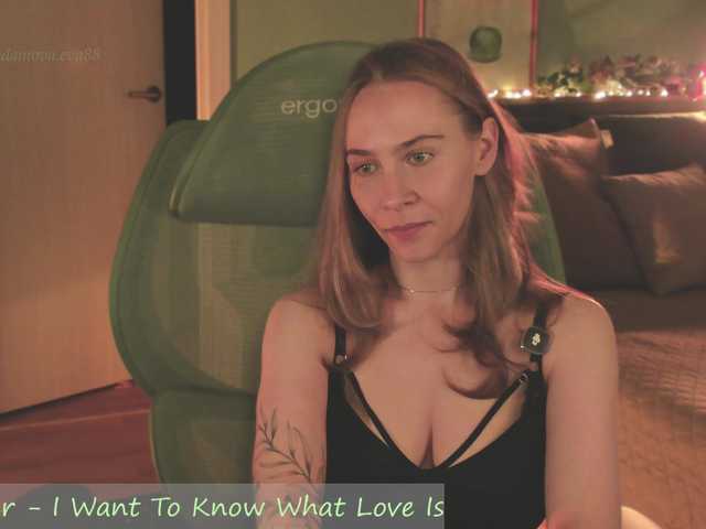 eva-adamova live cam on BongaCams