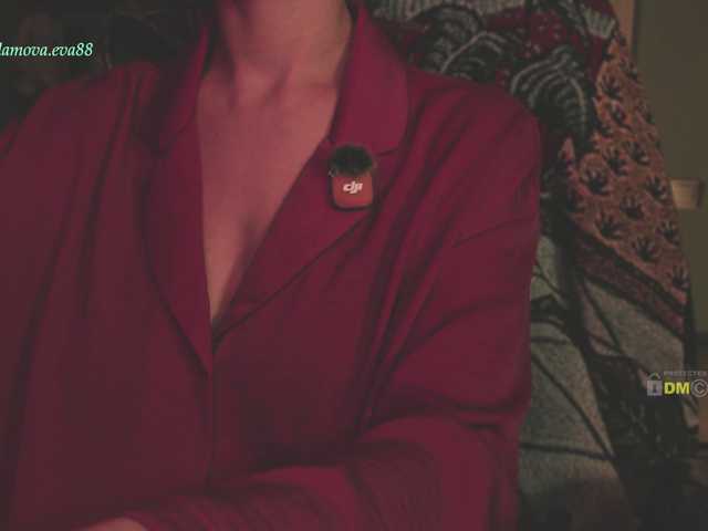eva-adamova live cam on BongaCams