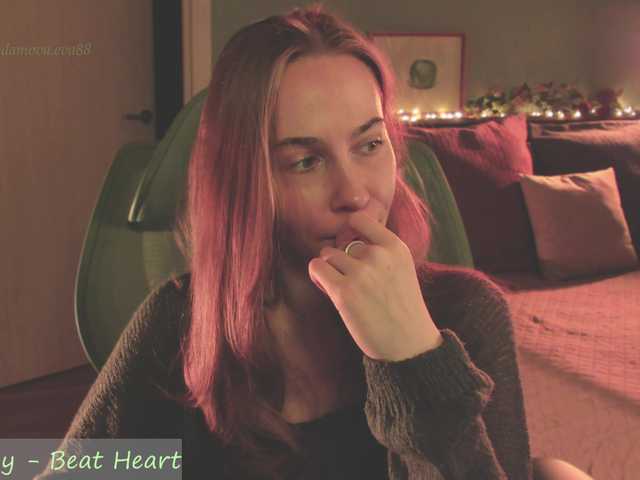 eva-adamova live cam