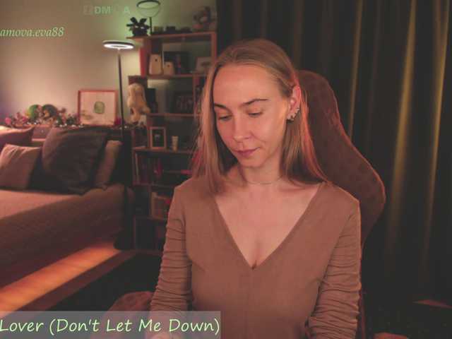 eva-adamova live webcam show