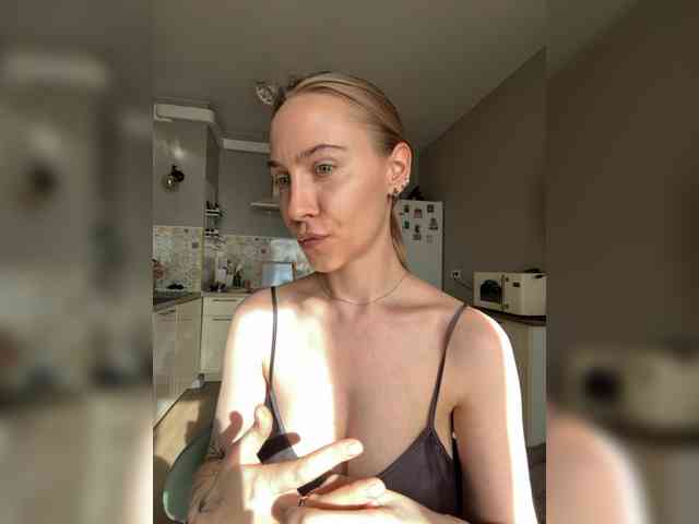 Adamova_Eva webcam