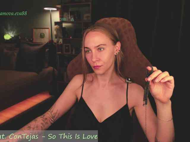 eva-adamova Sex Cam Show