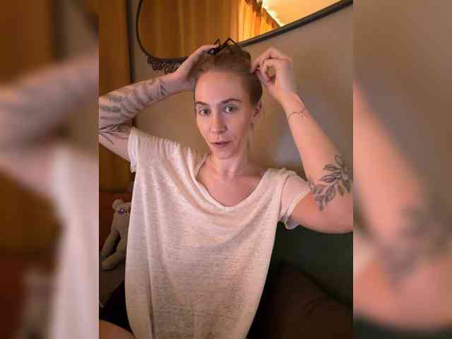 Adamova_Eva webcam